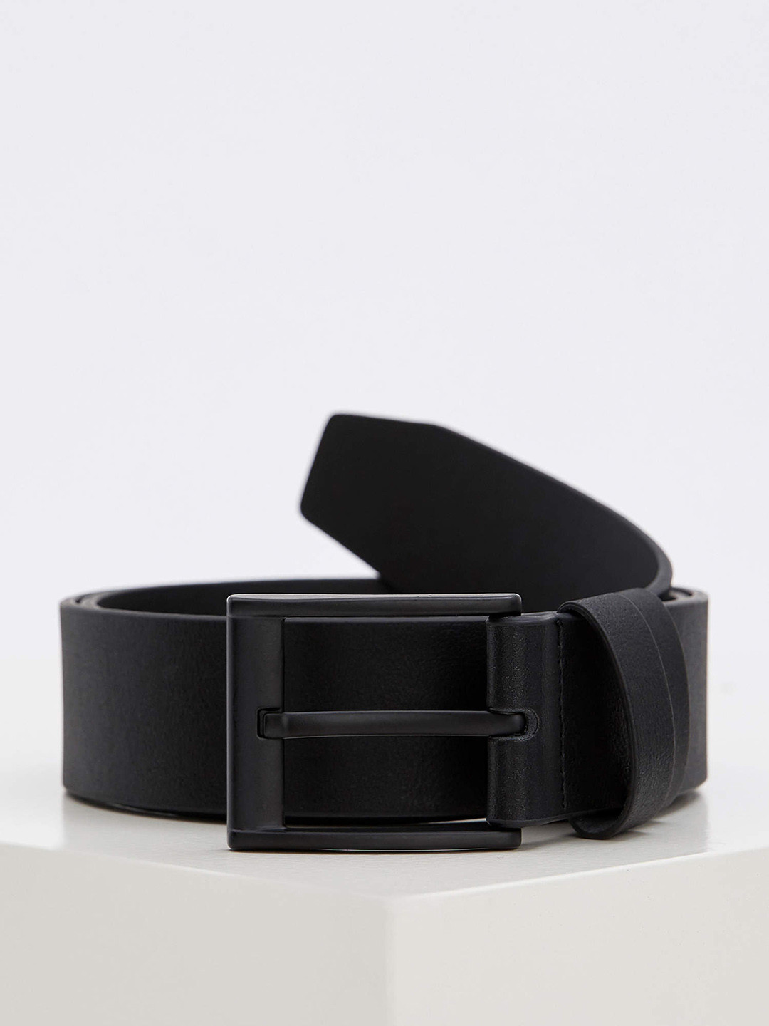 

DeFacto Men Black Solid Belt