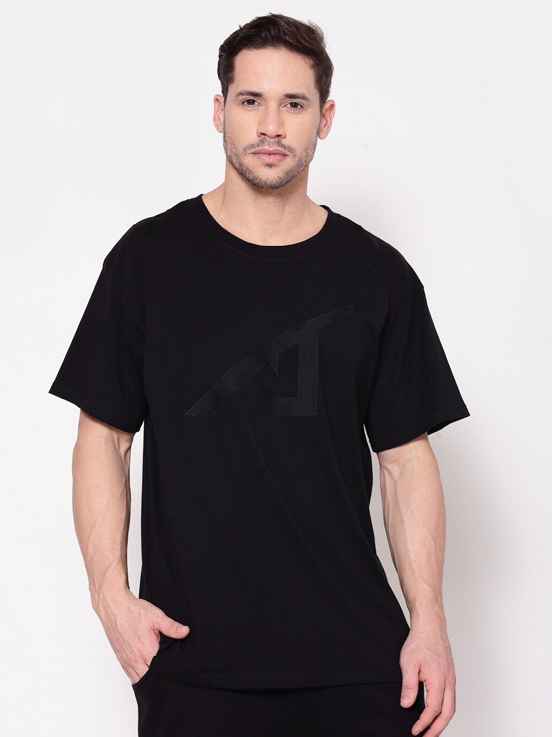 

I Am Animal Men Black Organic Cotton Loose Fit T-Basic Eye Stitch T-Shirt