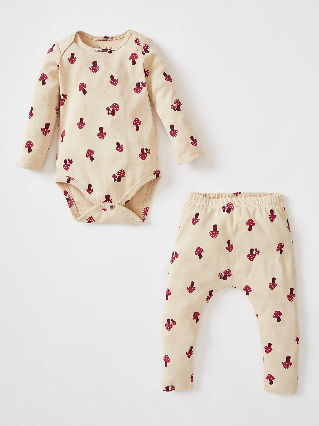 

DeFacto Infant Girls Cream-Coloured & Maroon Conversational Print Cotton Clothing Set
