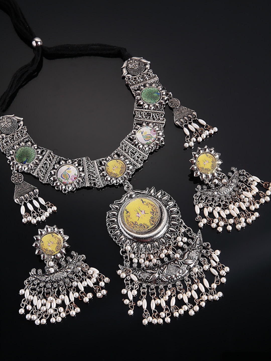 

Arrabi Oxidised Silver-Toned & White Pearl Beaded Jewellery Set