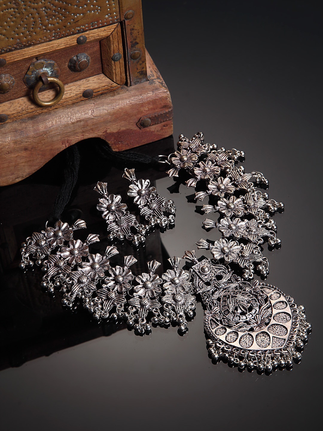 

Arrabi Women Oxidised Metallic-Toned Ghungaroo Jewellery Set
