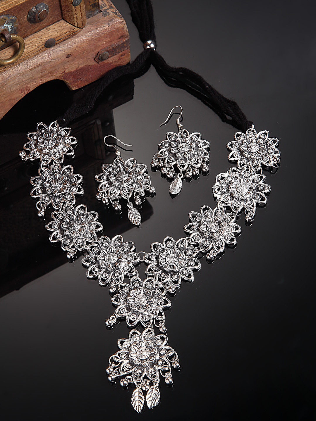 

Arrabi Oxidised Silver-Toned Ghungaroo Jewellery Set