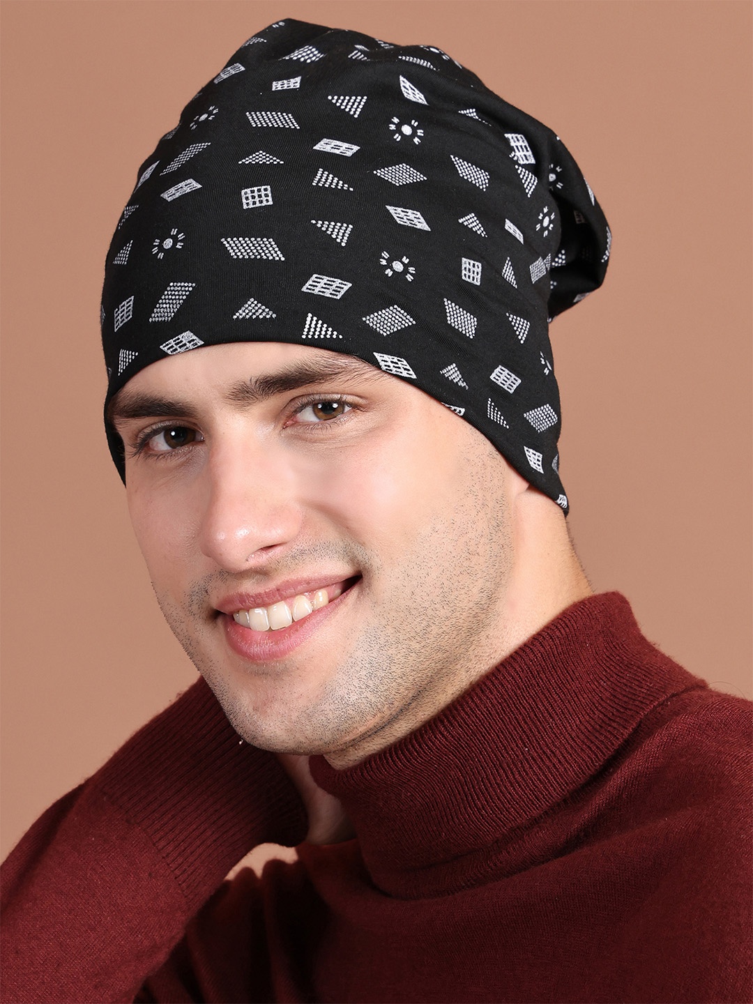 

VIMAL JONNEY Unisex Black & White Printed Beanie