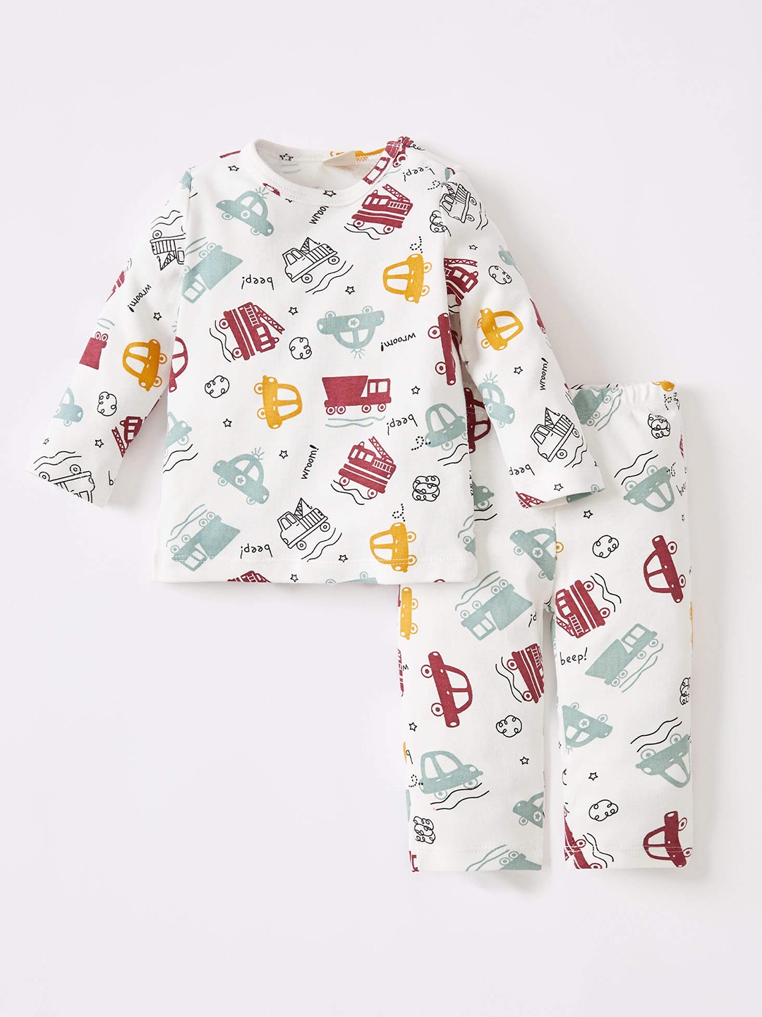 

DeFacto Boys White & Magenta Cotton Car Print Night Suit