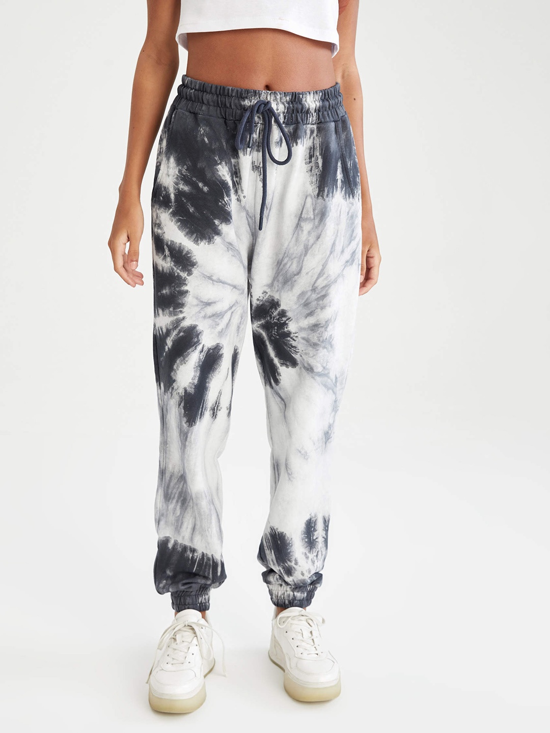 

DeFacto Women Off-White & Charcoal Grey Dyed Joggers