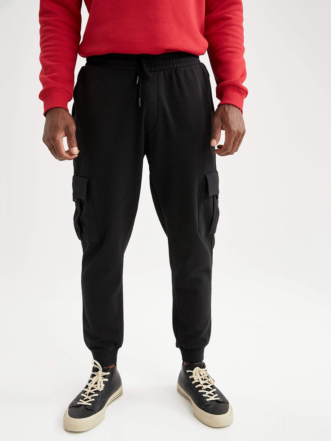 

DeFacto Men Black Solid Joggers