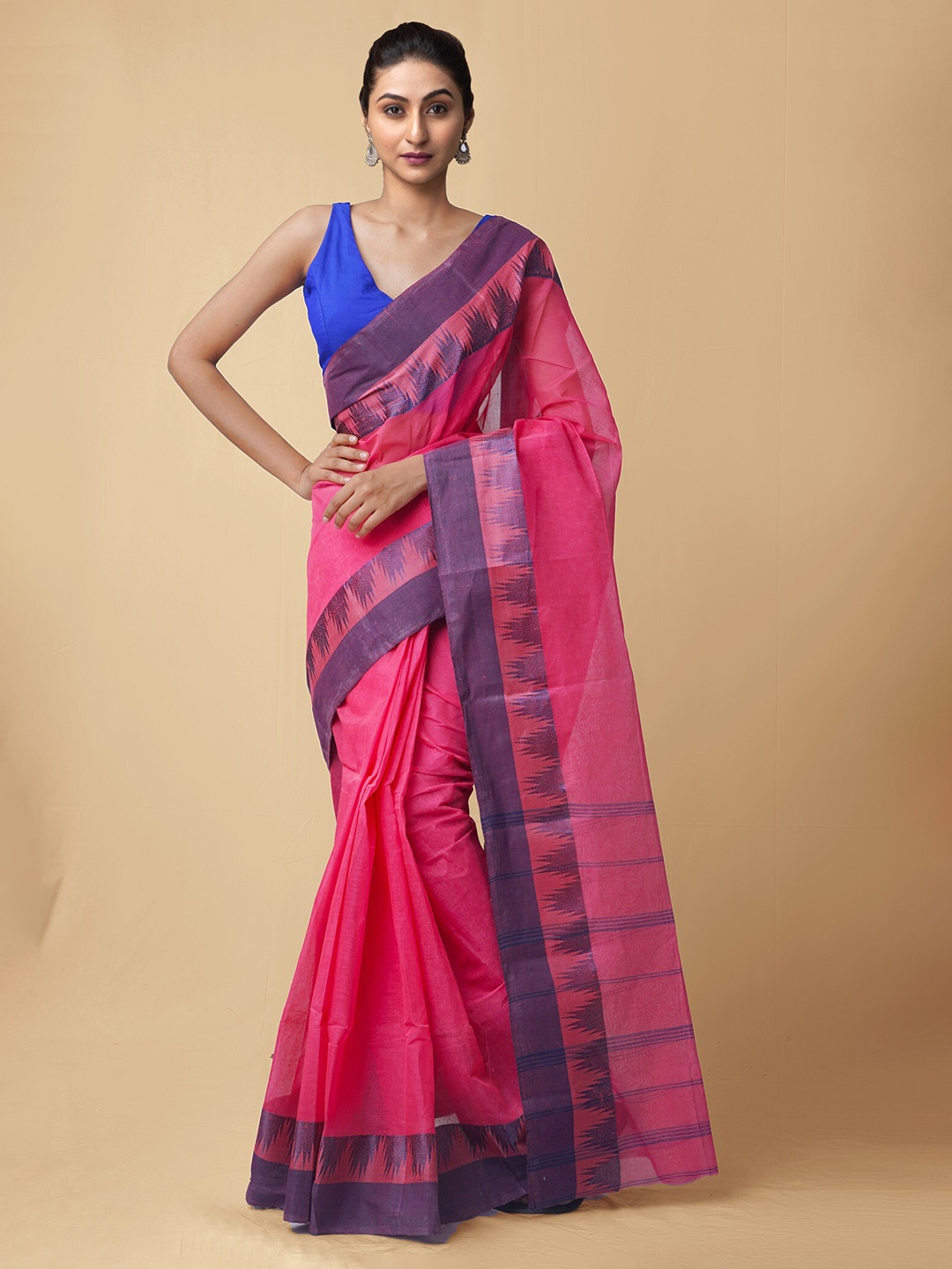 

Unnati Silks Pink & Navy Blue Solid Pure Cotton Taant Saree