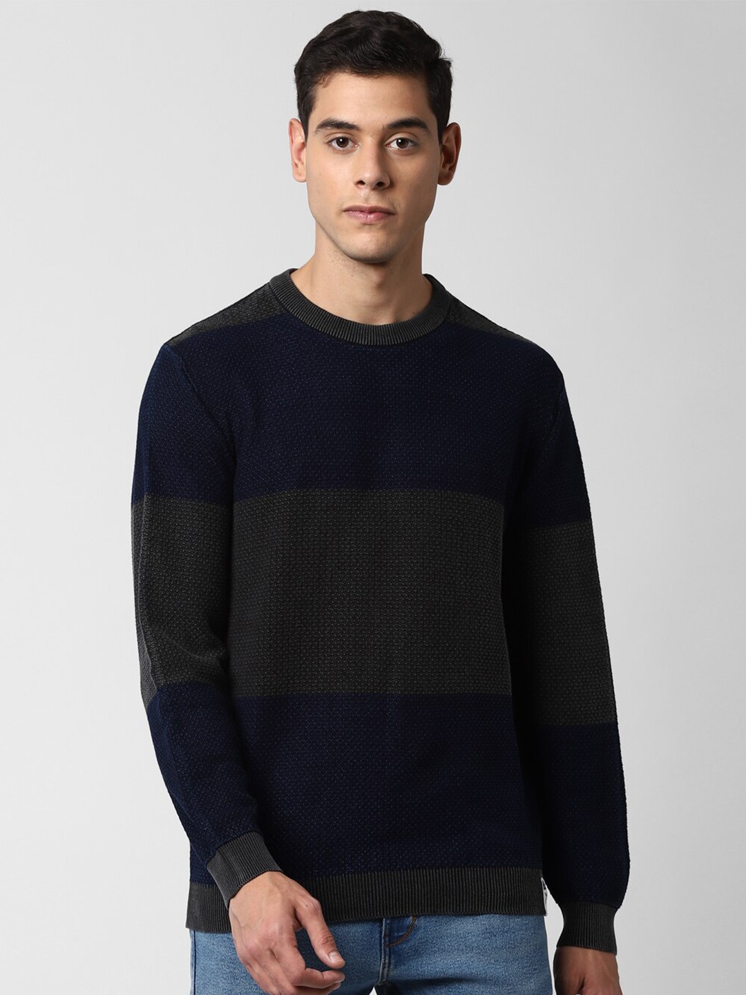 

Peter England Casuals Men Navy Blue & Charcoal Pure Cotton Colourblocked Pullover