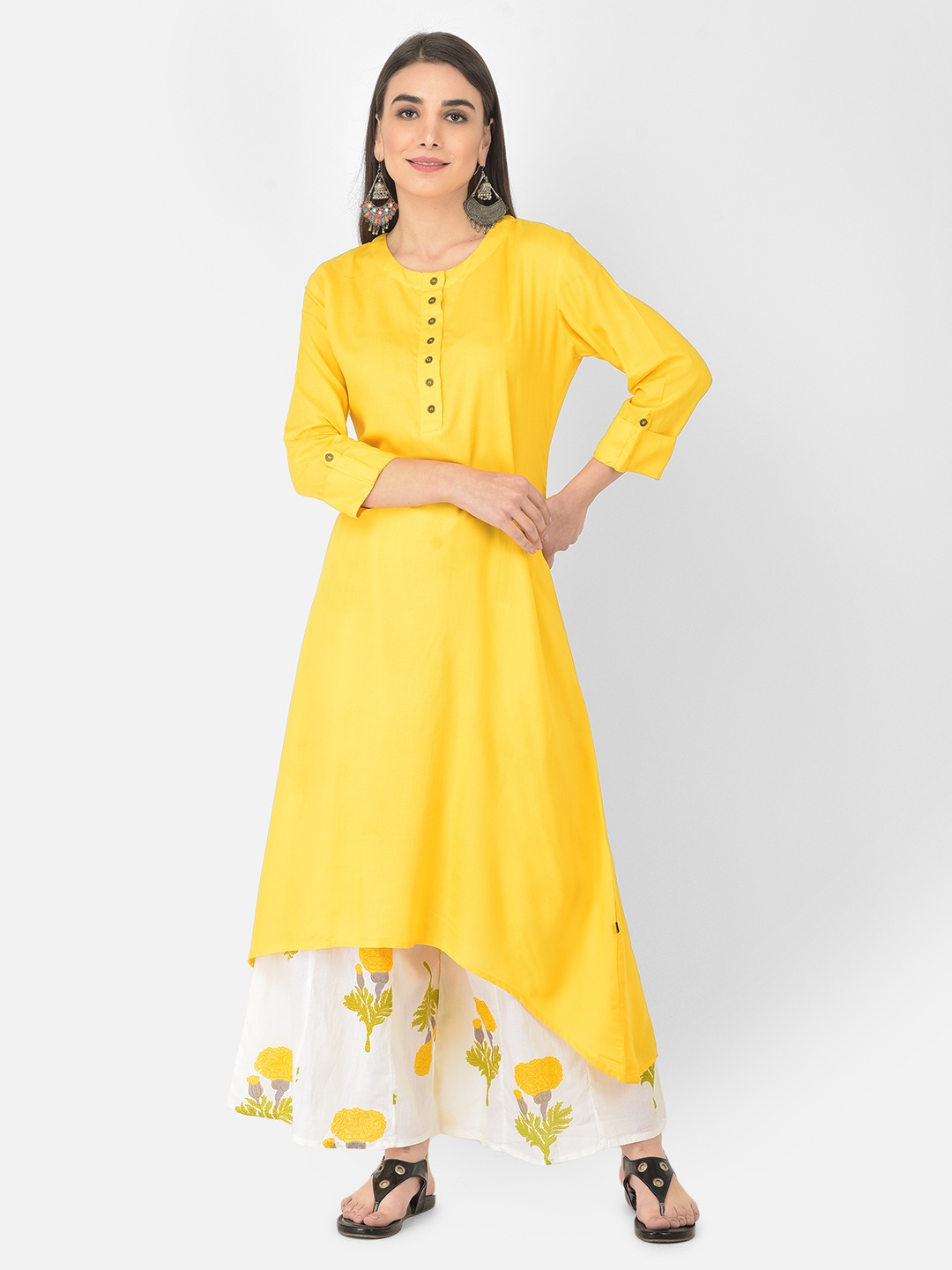 

Pistaa Women Yellow Floral Kurta with Palazzos