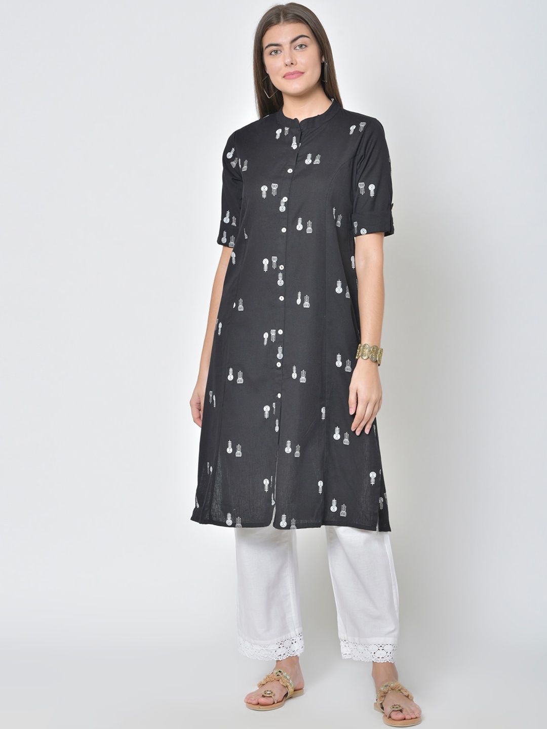 

Pistaa Women Black Printed Floral Kurta