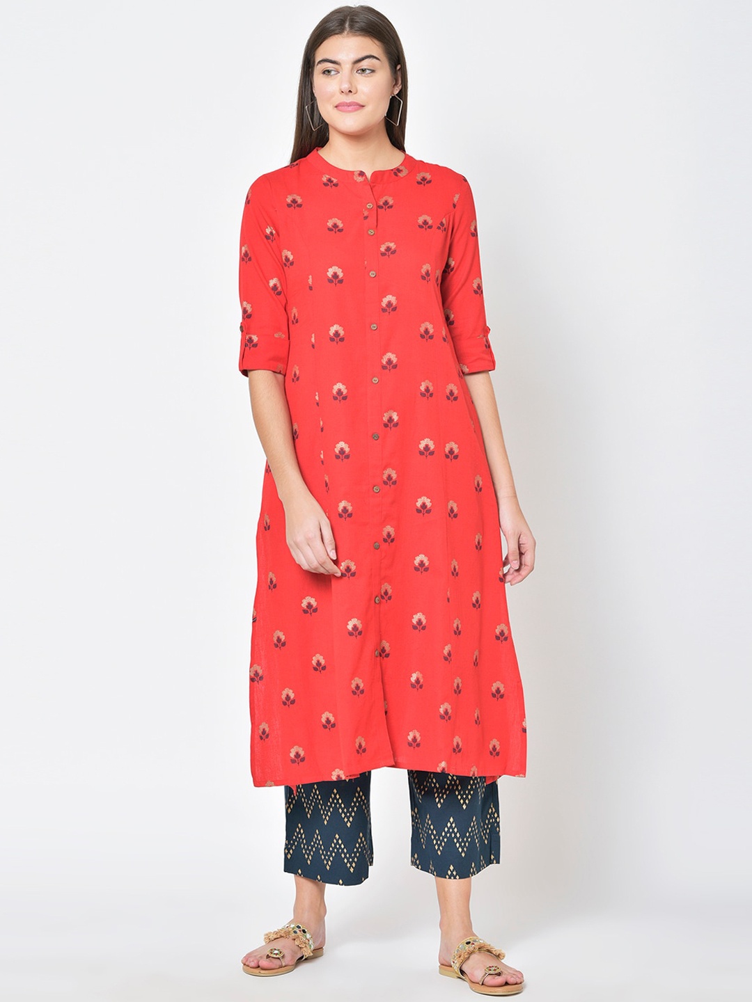 

Pistaa Women Red Geometric Printed Thread Work Floral Kurta