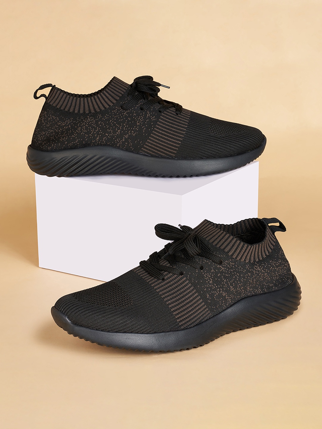 

Ajile by Pantaloons Men Black Textile Running Shoes