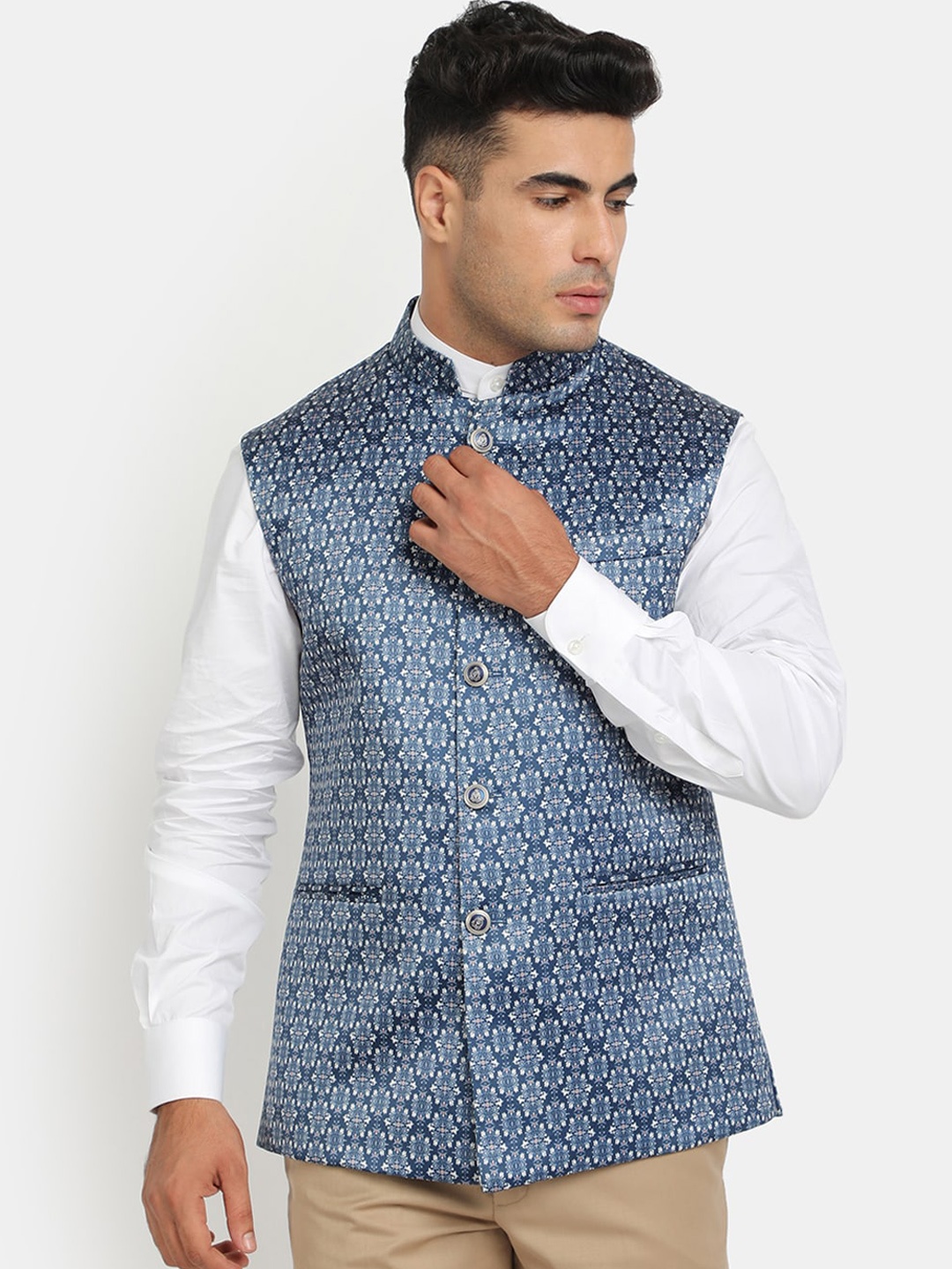 

HOB Men Navy Blue & White Ethnic Motifs Printed Nehru Jacket