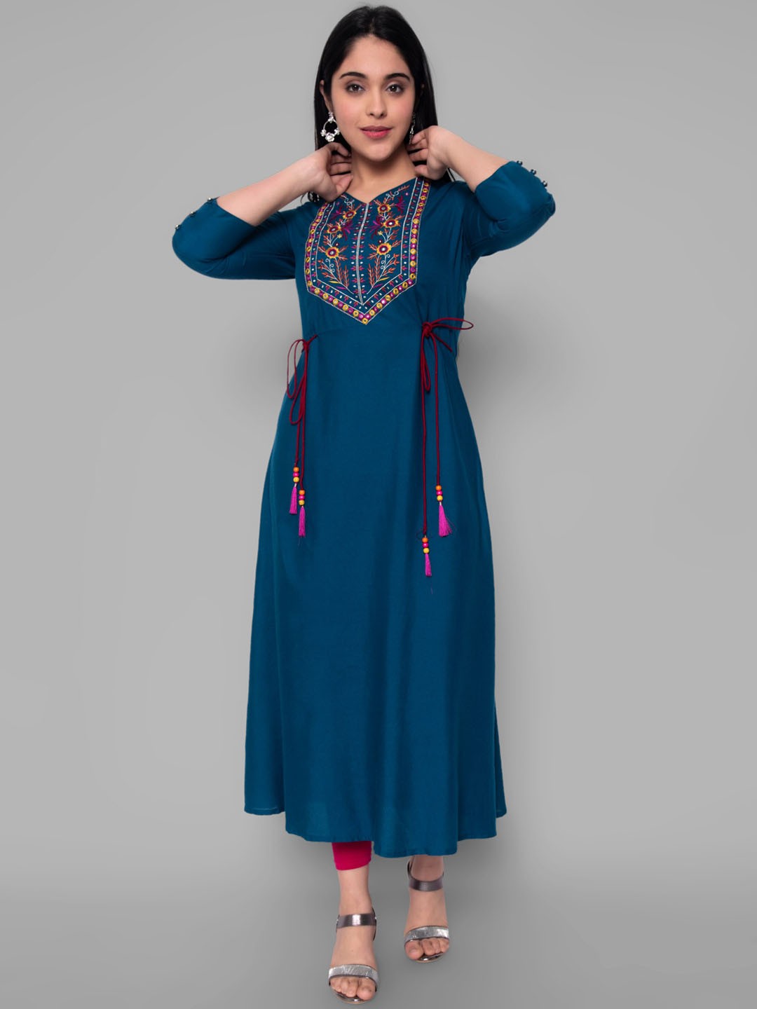 

KALINI Women Blue Ethnic Motifs Yoke Design Handloom Kurta