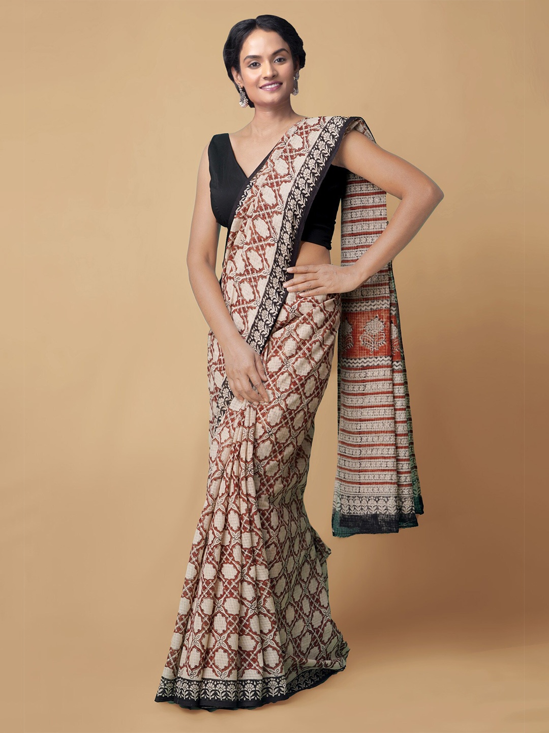 

Unnati Silks Red & Black Ethnic Motifs Pure Cotton Bagru Saree