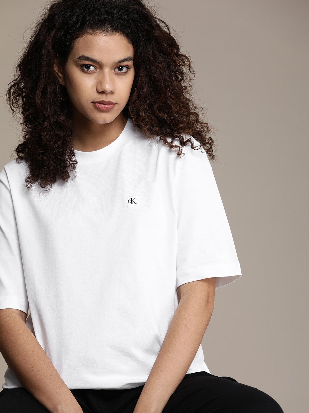 

Calvin Klein Jeans Women White Extended Sleeves Pure Cotton Applique Relaxed Fit T-shirt