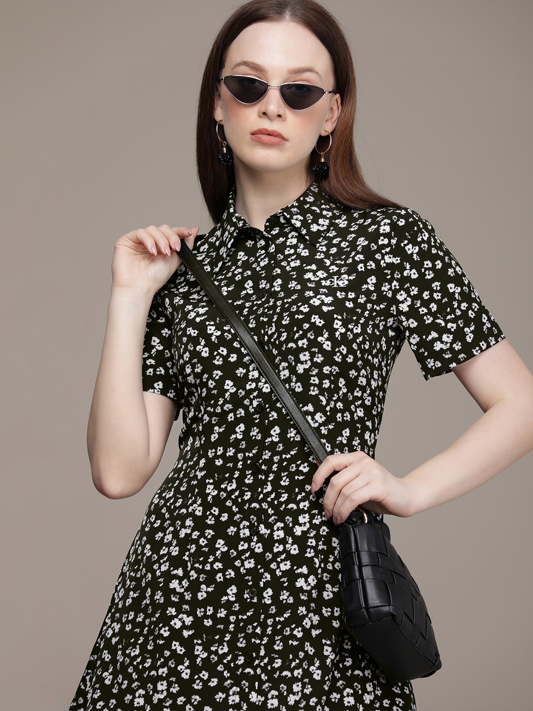 

Calvin Klein Jeans Black & White Floral Print Shirt Collar Polyester Shirt Mini Dress