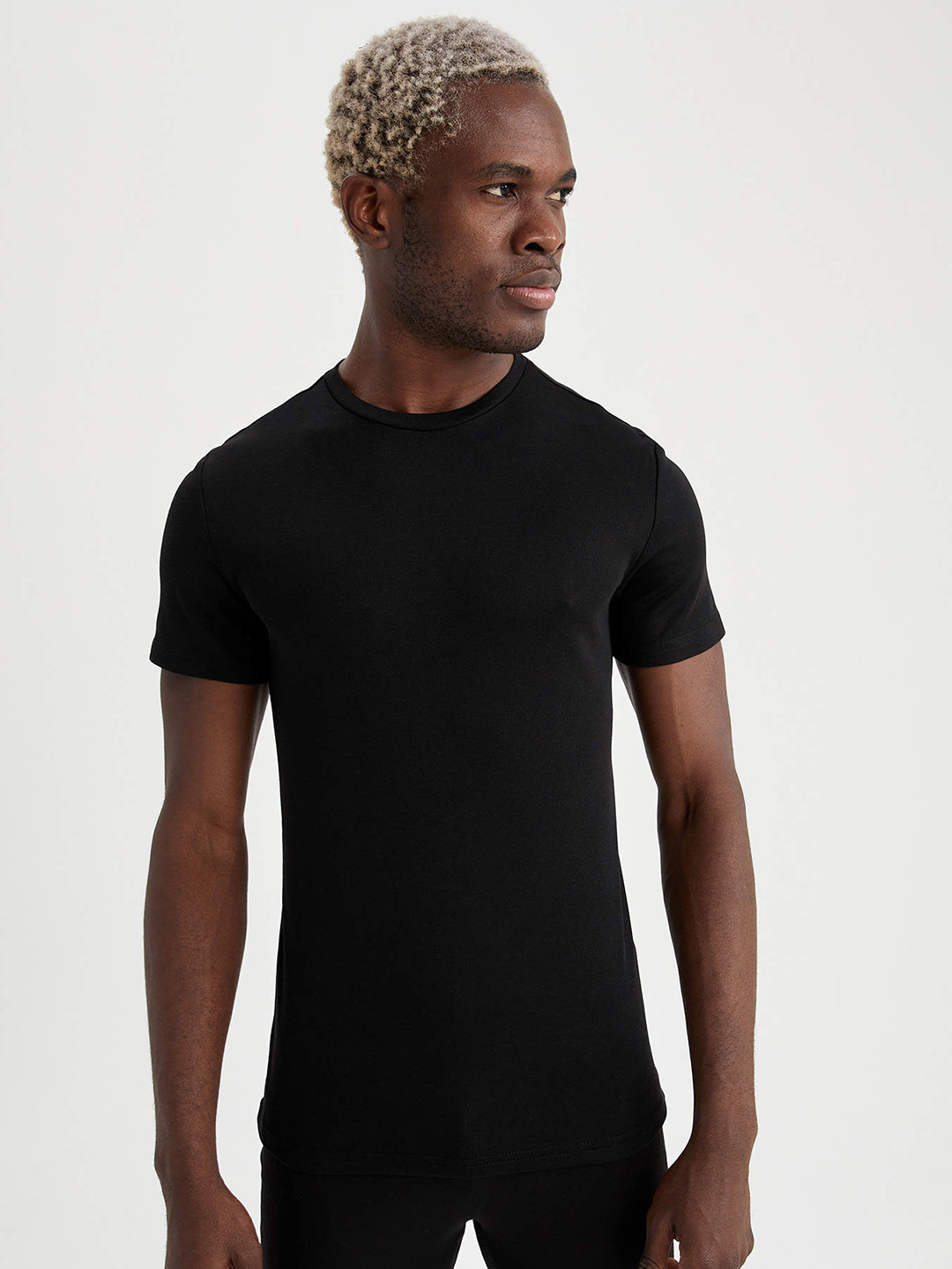 

DeFacto Men Black Thermal T-shirt