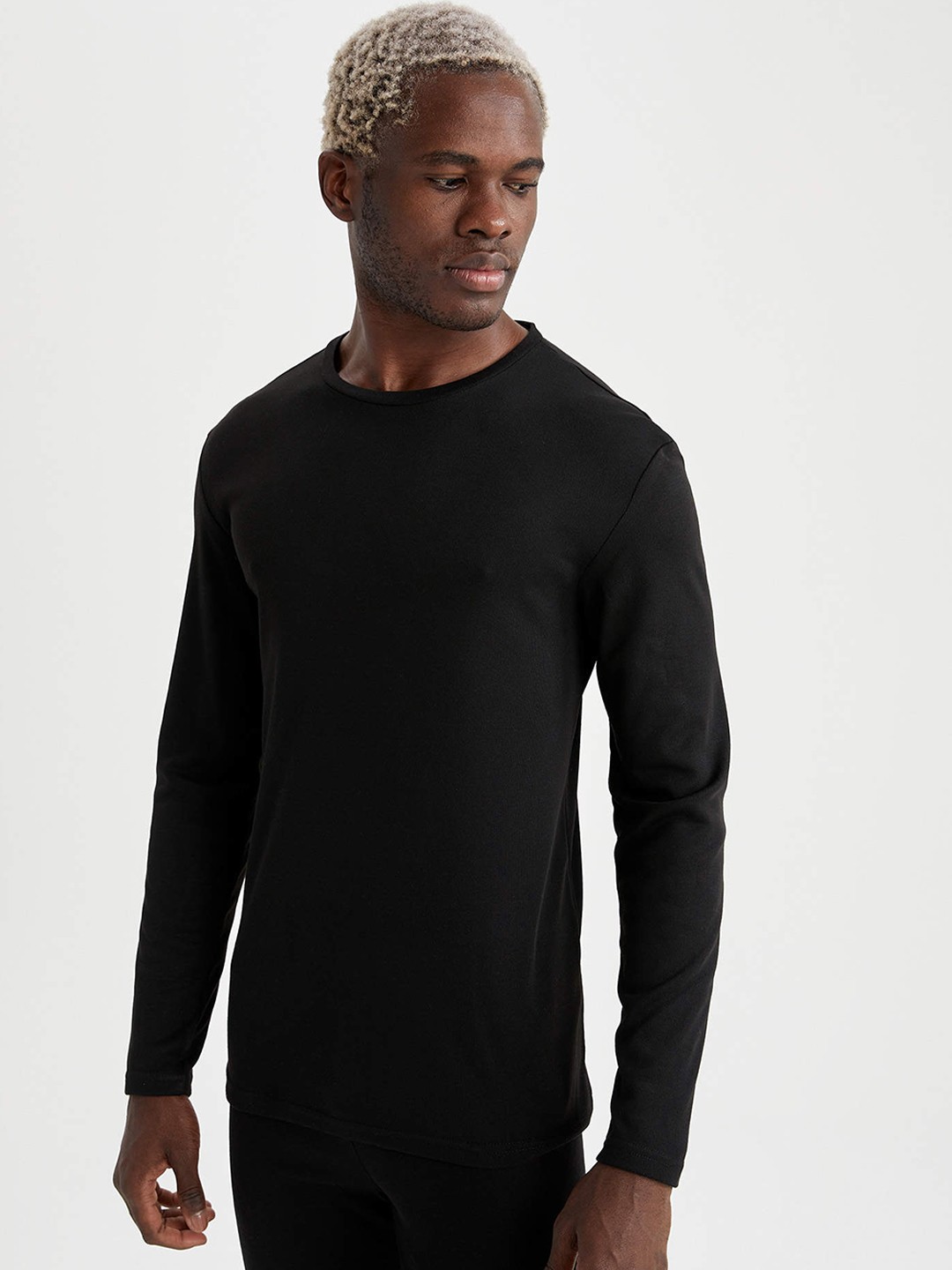 

DeFacto Men Black Thermal T-shirt