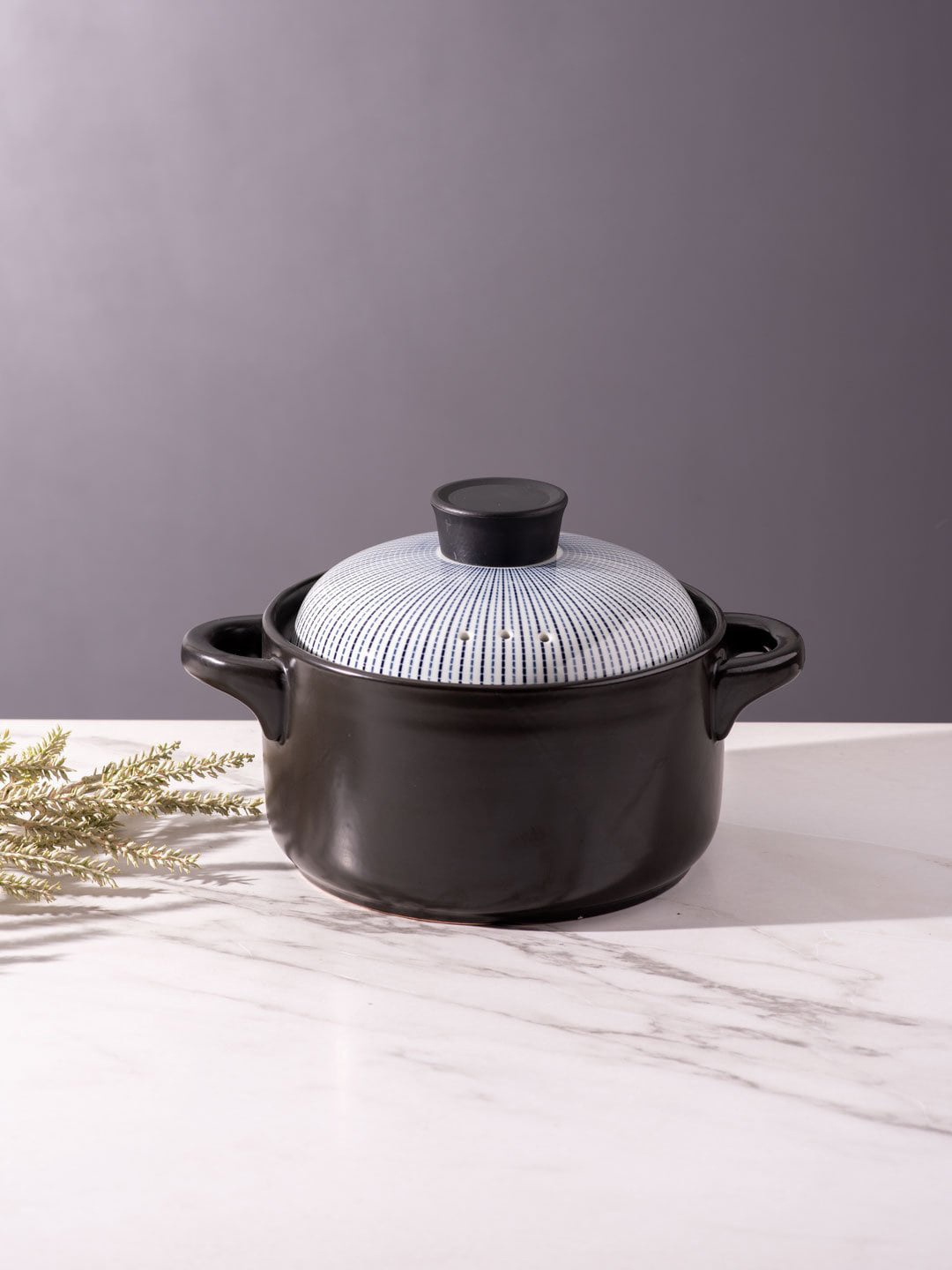 

THEDECORKART Black & White Ceramic Casserole With Lid