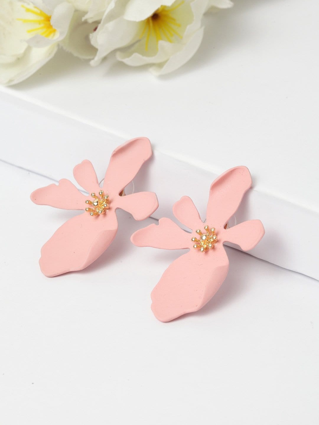 

AVANT-GARDE PARIS Pink Floral Studs Earrings