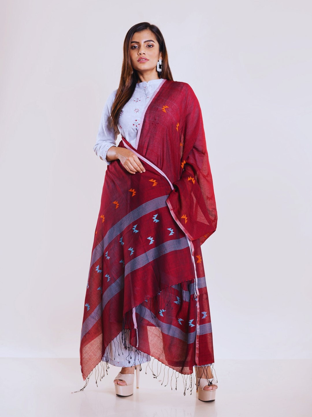 

ArtEastri Maroon & Orange Ethnic Motifs Woven Design Pure Cotton Dupatta