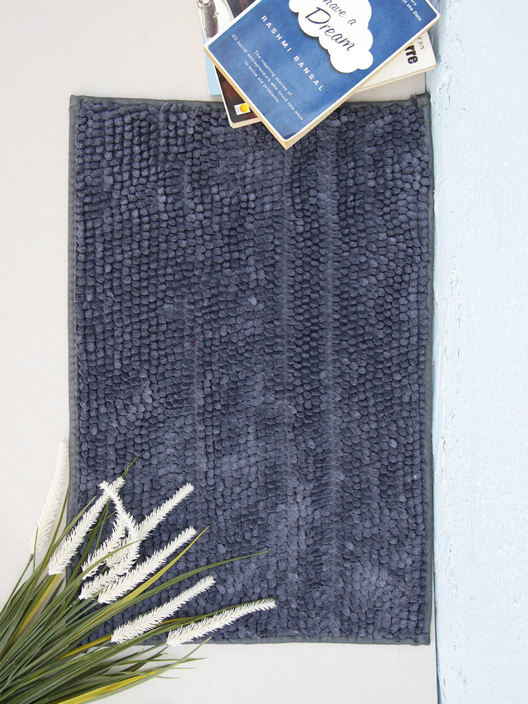 

Ariana Silver Super Soft Micro Plush Bath Mat