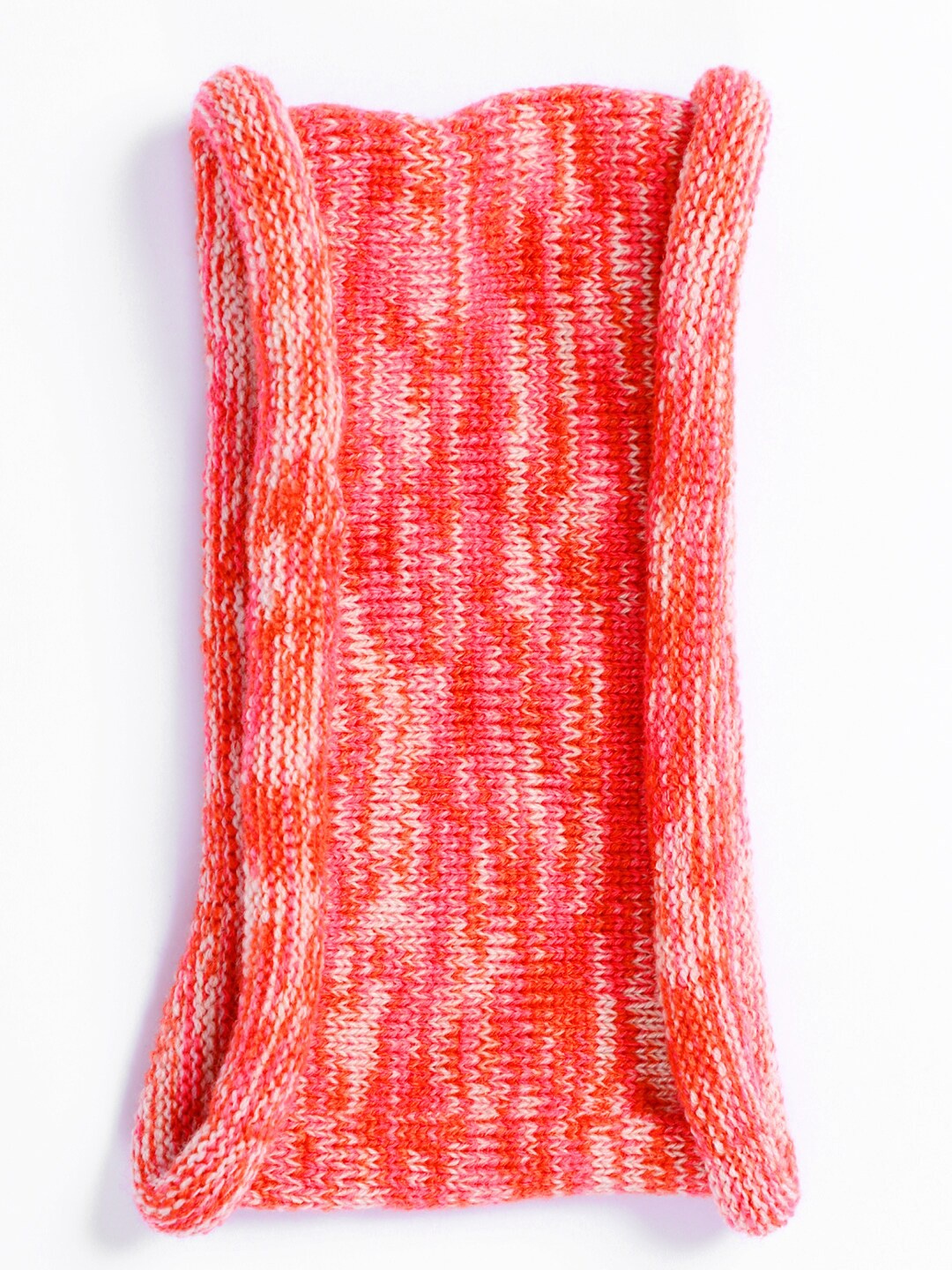 

Bharatasya Women Peach-Coloured & White Acrylic Headwrap With Rolled-Up Edges