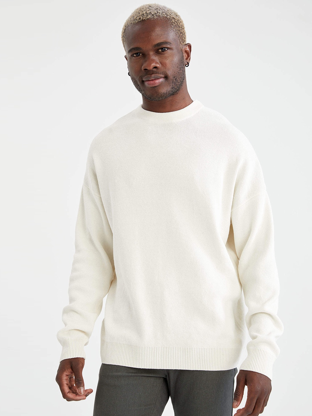 

DeFacto Men Off-White Solid Pullover