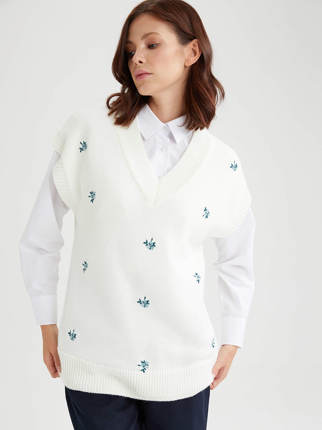 

DeFacto Women White & Blue Floral Embroidered Pullover