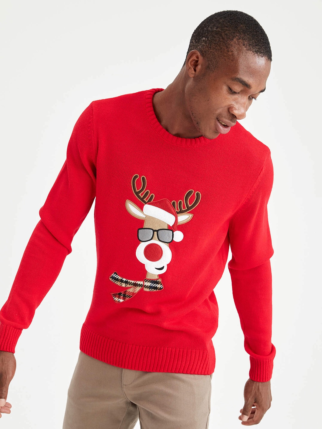 

DeFacto Men Red Reindeer Applique Pullover