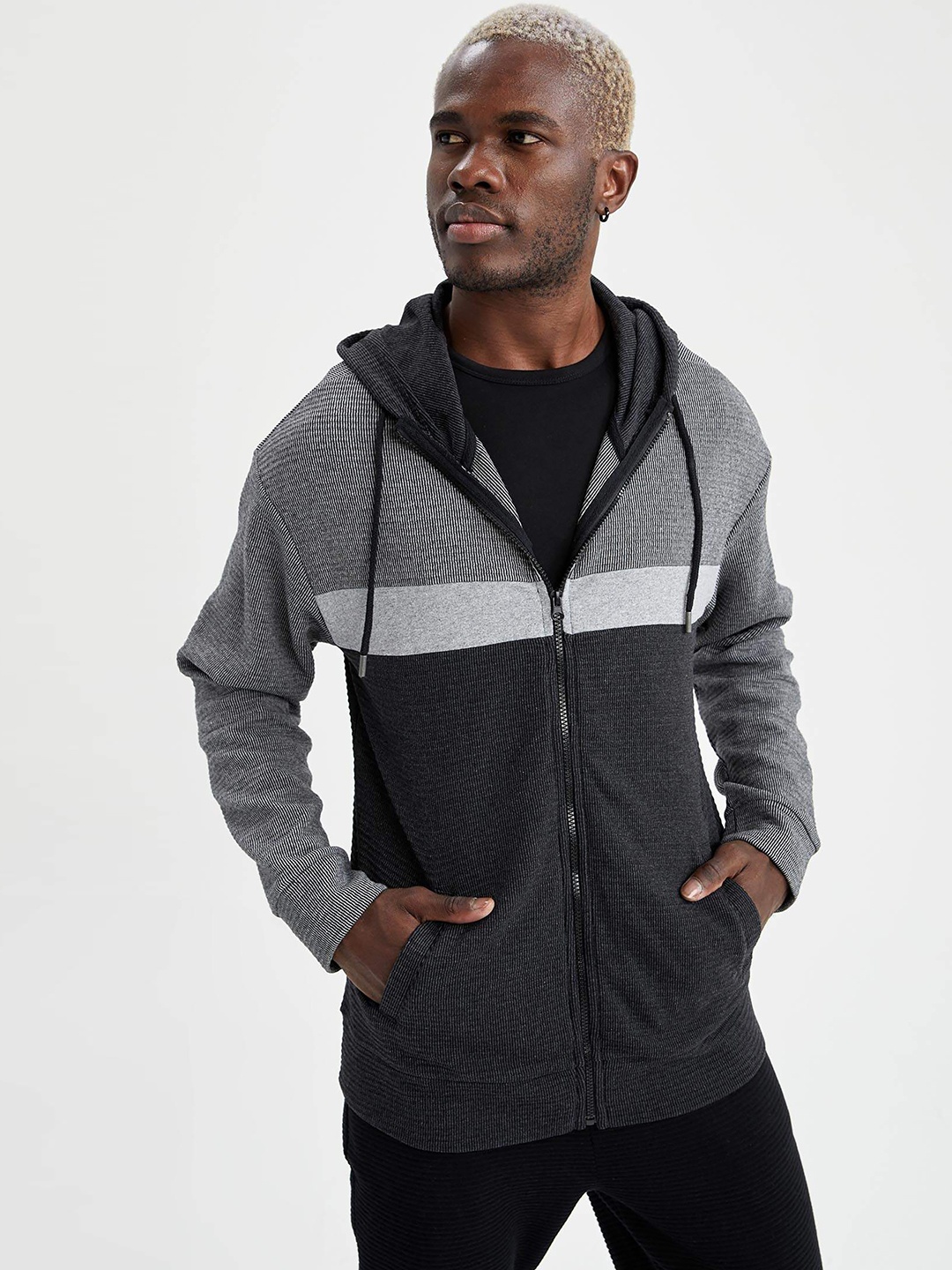 

DeFacto Men Grey Colourblocked Hooded Sweatshirt