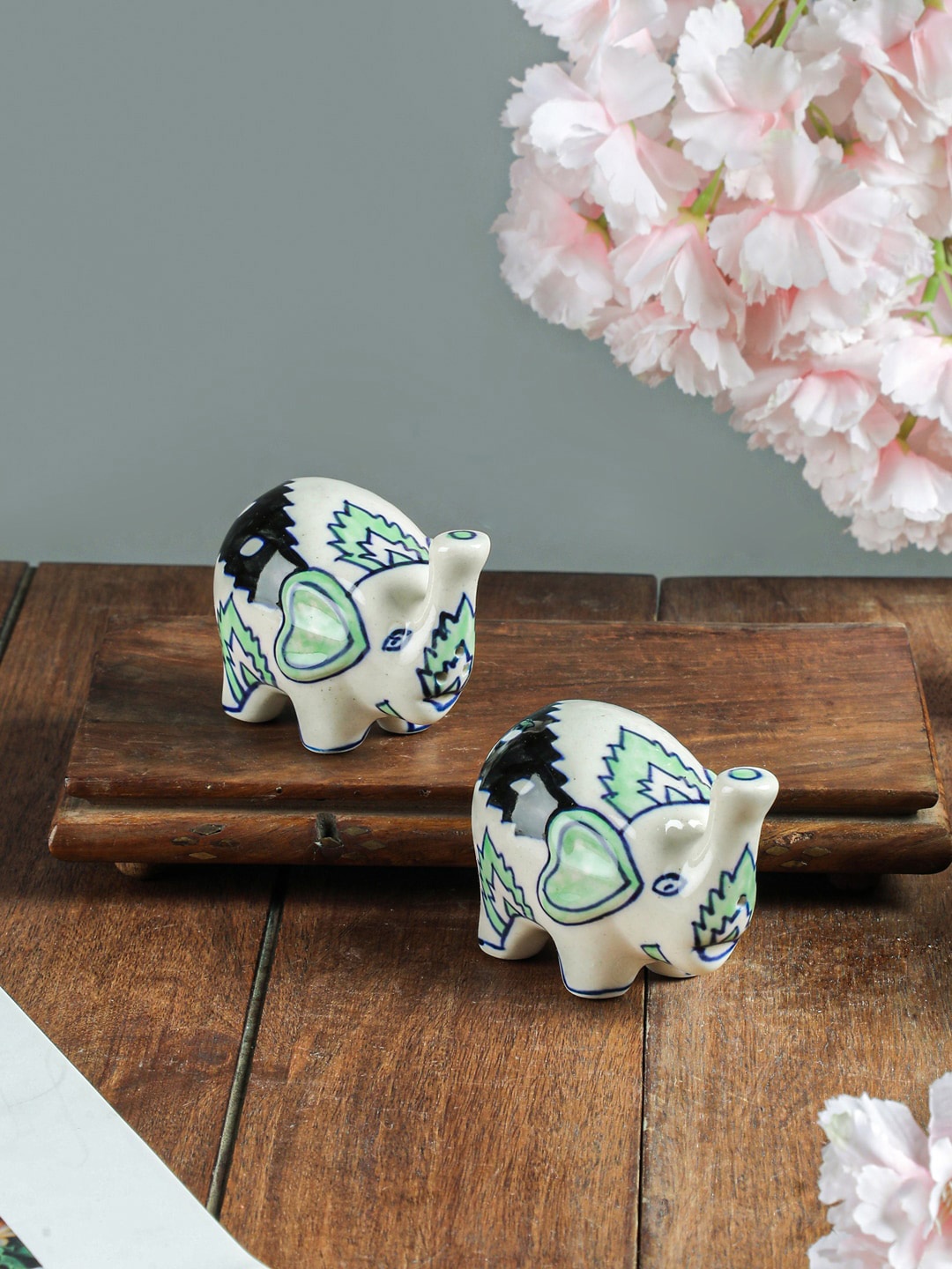 

VarEesha Set Of 2 Green & Black Printed Salt & Pepper Ceramic Sprinklers