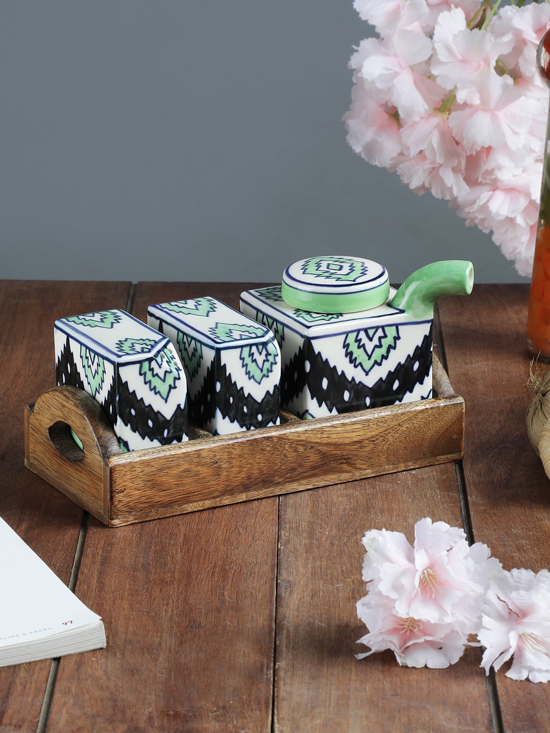 

VarEesha Set Of 4 Green & White Ceramic Salt & Pepper Shakers With Oil Dispenser & Tray