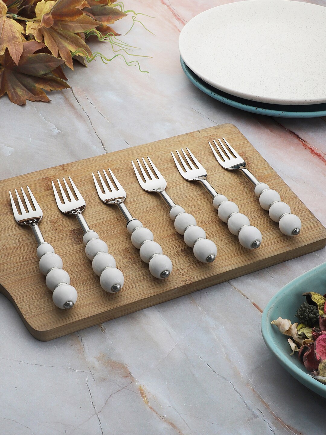 

VarEesha Set of 6 Regal White Beads Stainless Steel Forks