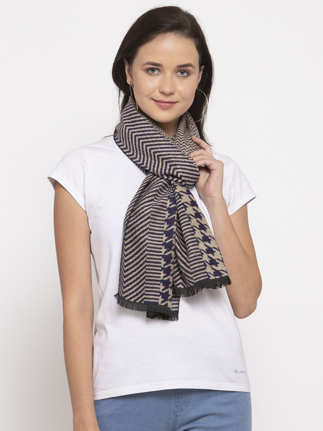 

Calvadoss Women Navy Blue & Beige Woven Design Stole
