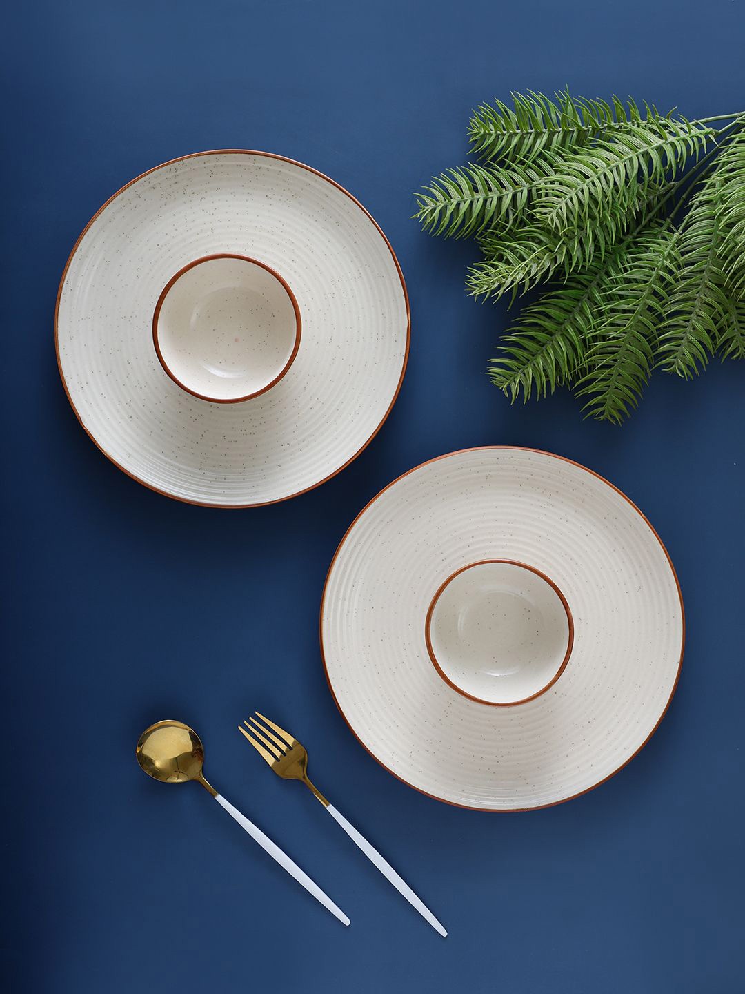 

VarEesha White & Brown 4 Pieces Handcrafted and Hand Painted Printed Ceramic Glossy Dinner Set