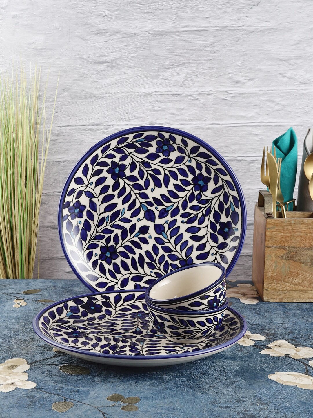 

VarEesha Blue & Off White 4 Pieces Ethnic Motifs Printed Ceramic Glossy Dinner Set