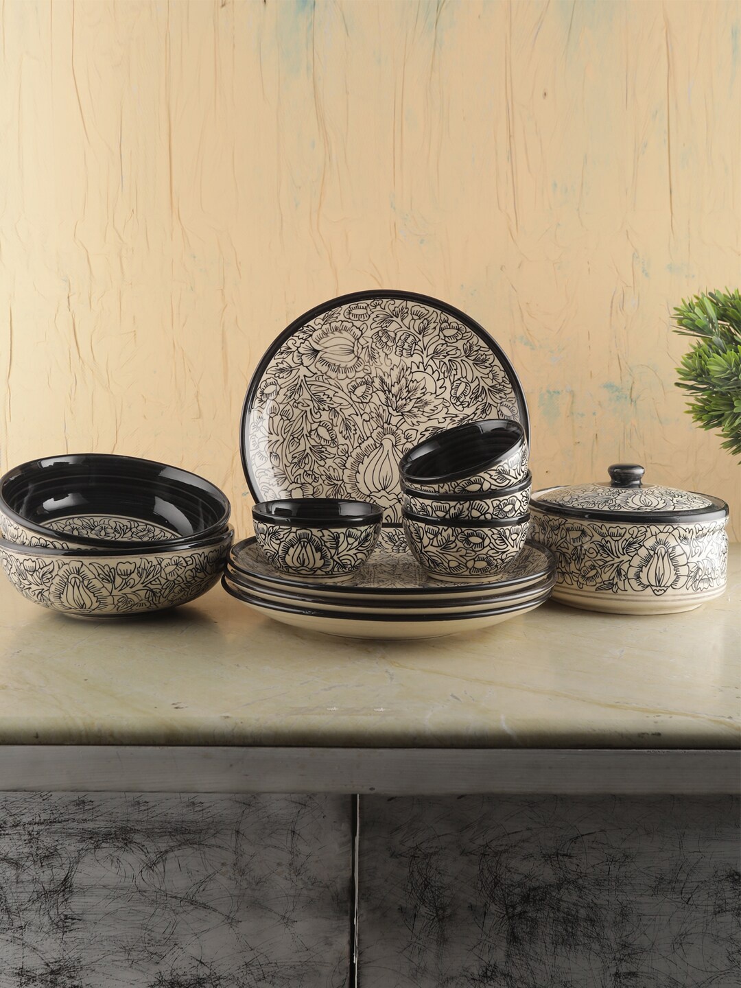 

VarEesha Off White & Black 11 Pieces Handcrafted and Hand Painted Printed Ceramic Glossy Dinner Set