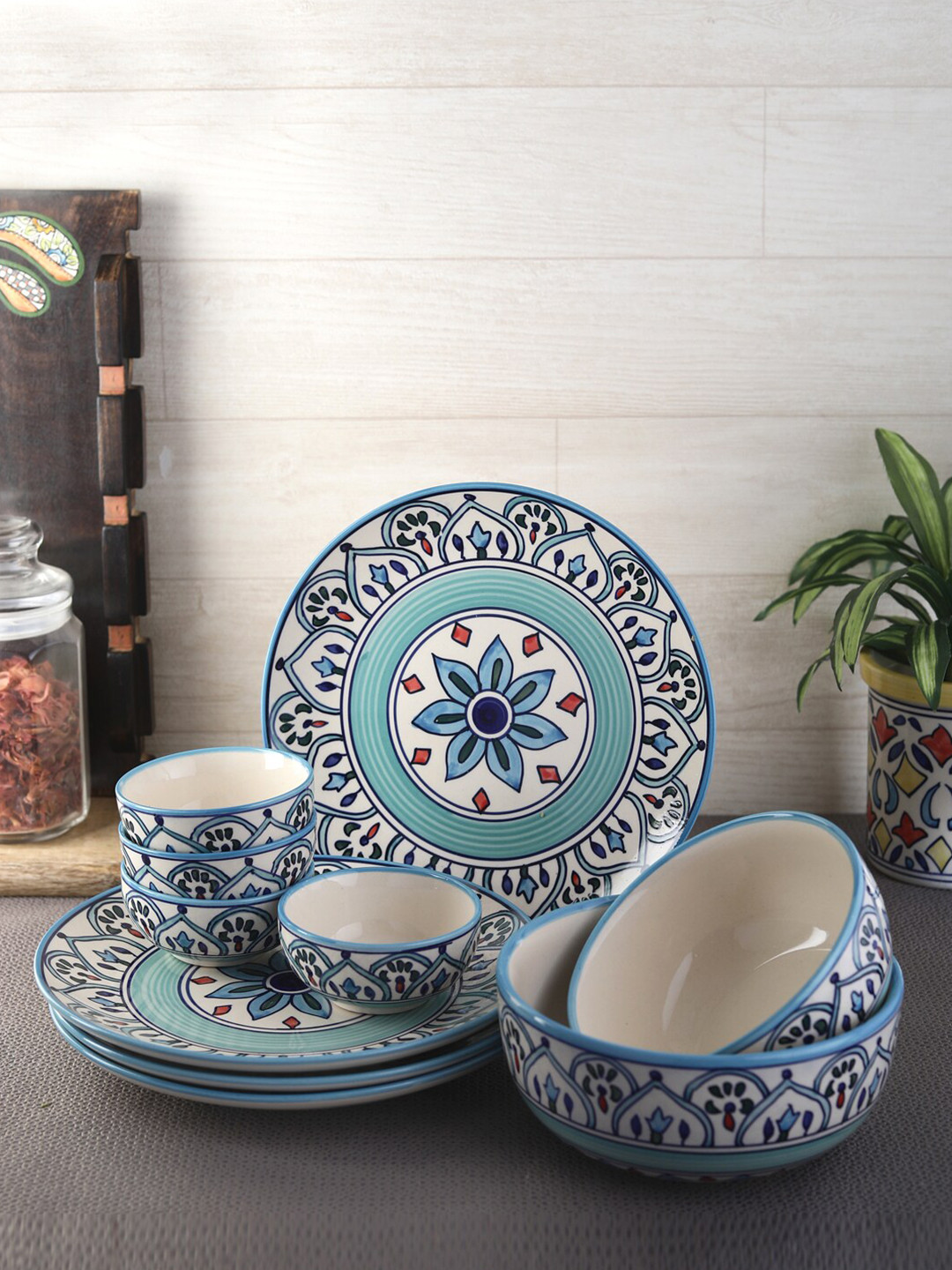 

VarEesha White & Blue 10 Pieces Handcrafted and Hand Painted Printed Ceramic Glossy Dinner Set