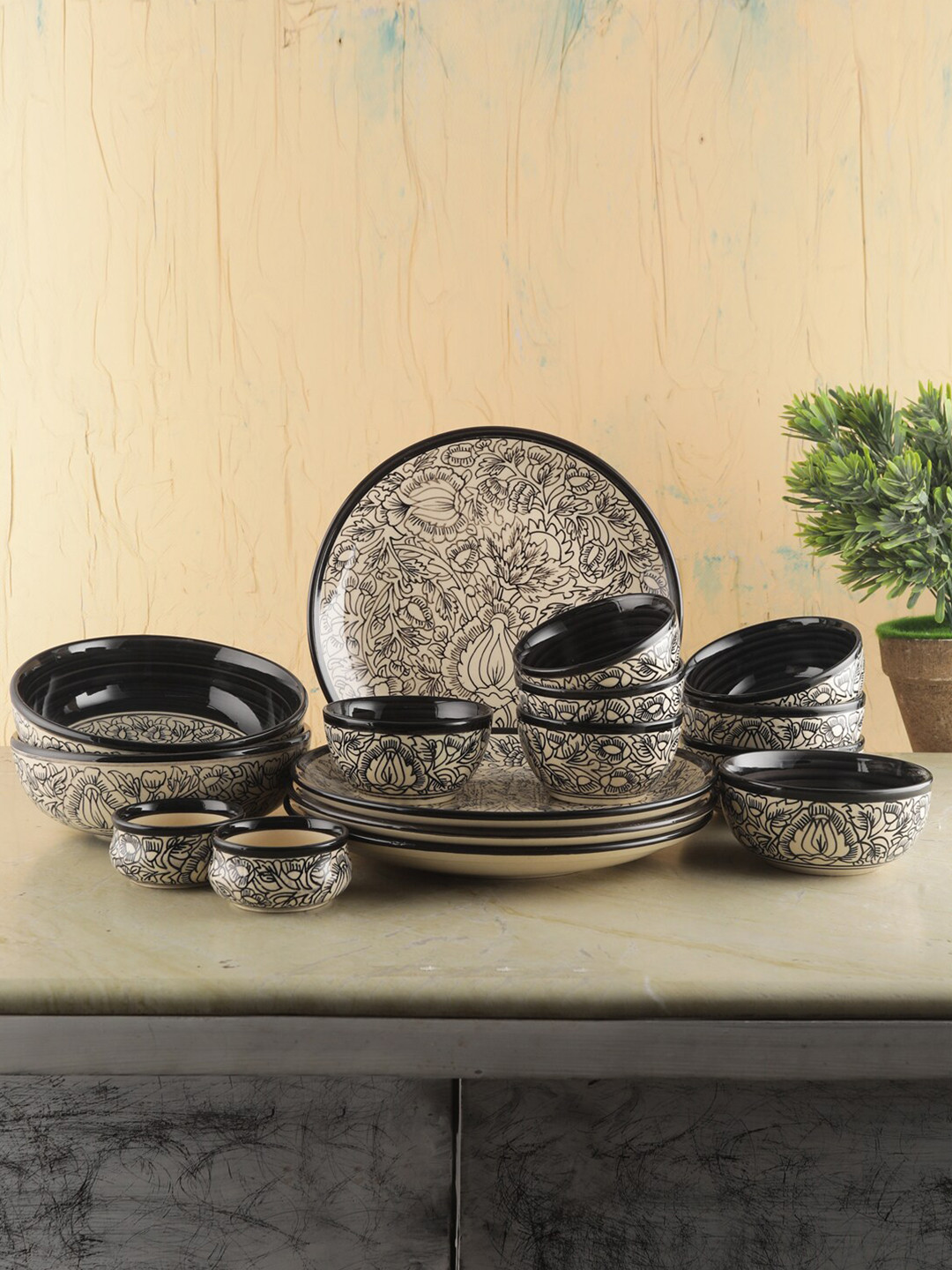 

VarEesha Off White & Black 16 Pieces Ethnic Motifs Printed Ceramic Glossy Dinner Set