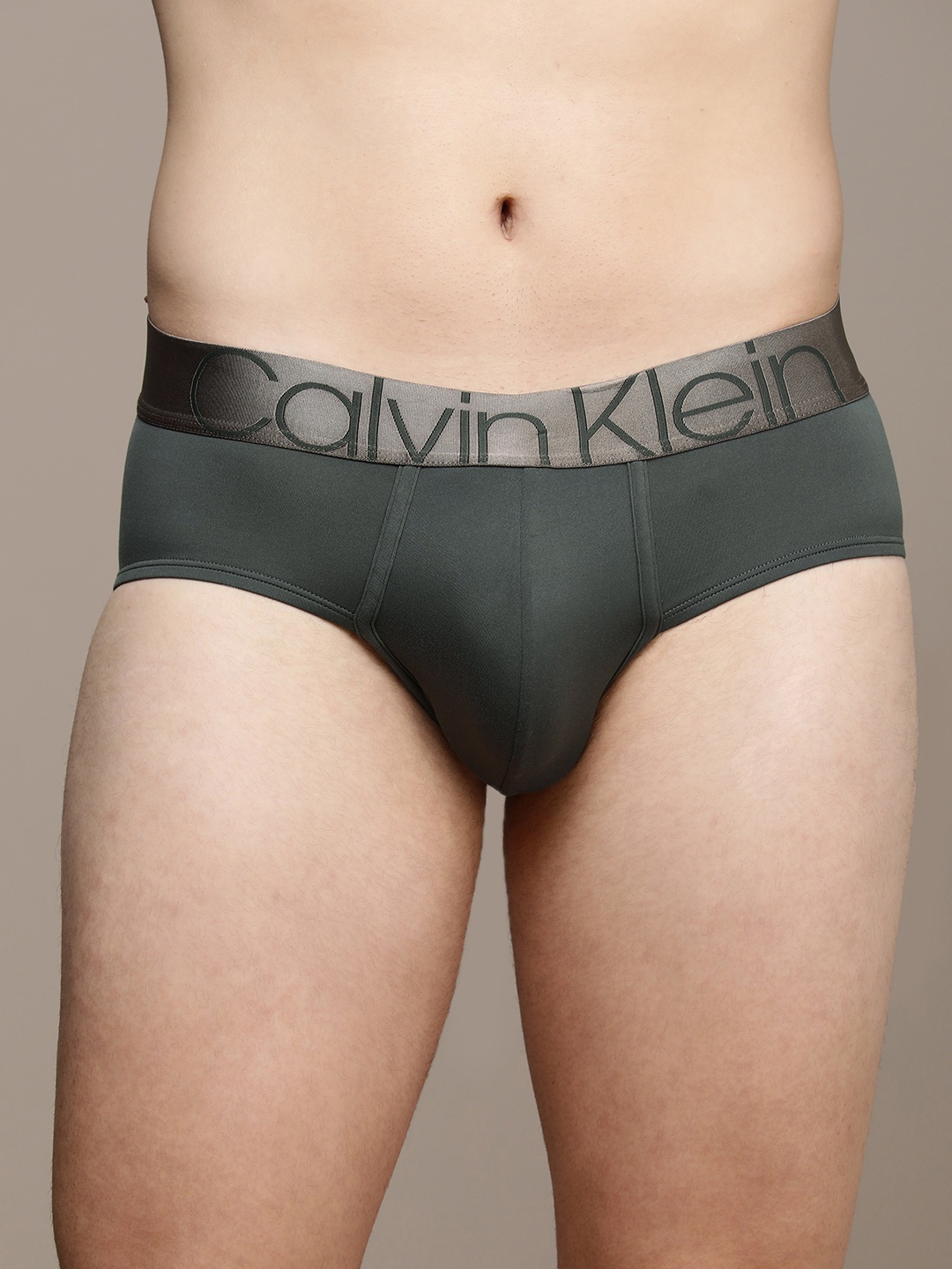 

Calvin Klein Underwear Men Grey Solid Hipster Briefs NB2539PST