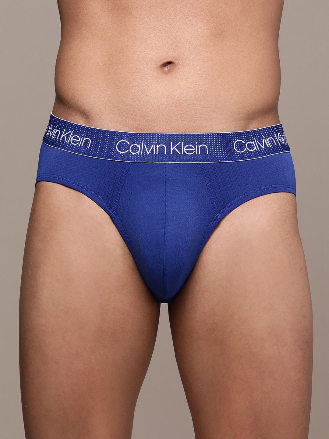 

Calvin Klein Underwear Men Blue Solid Hipster Briefs NB2752C8V