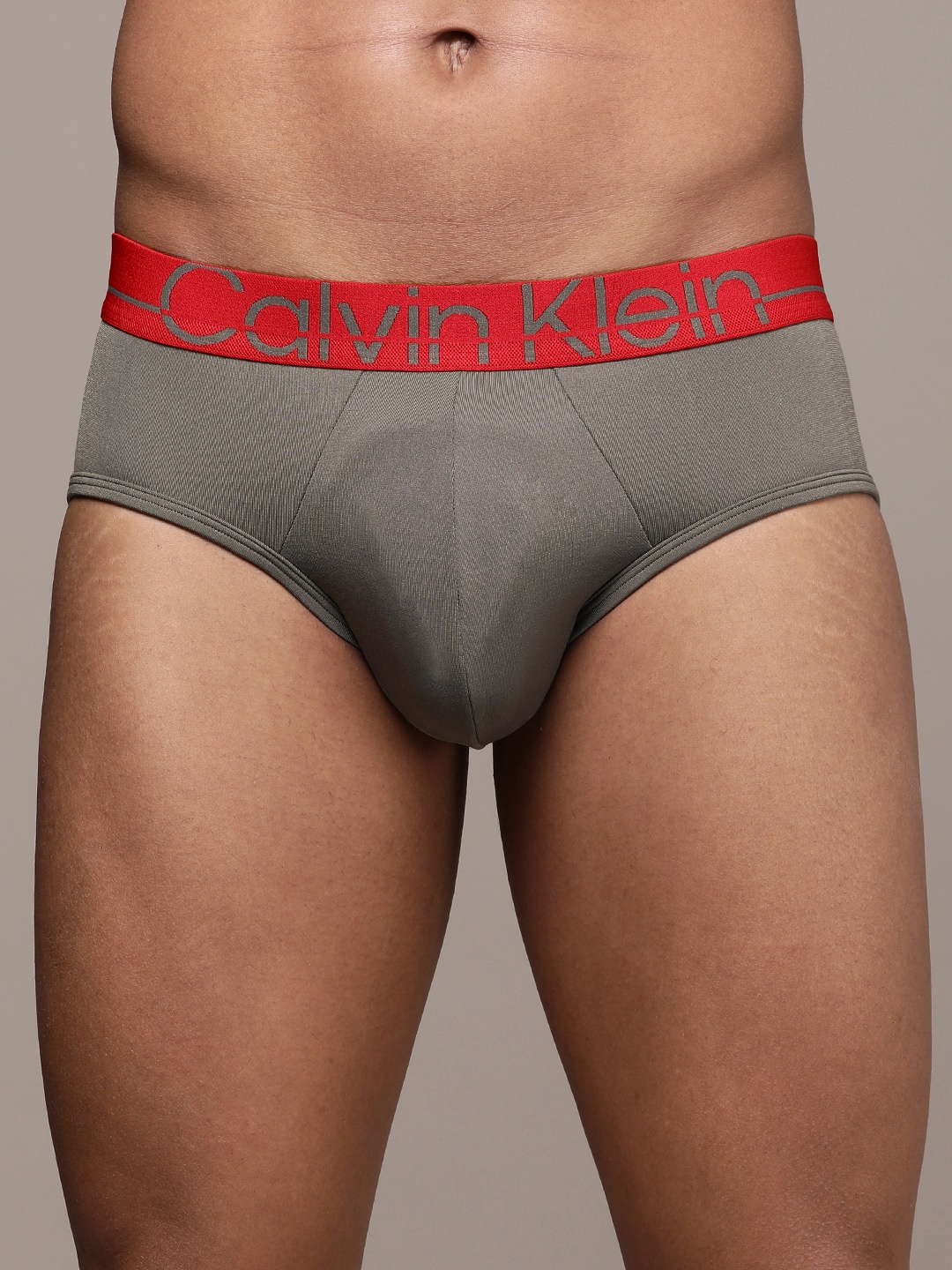 

Calvin Klein Underwear Men Grey Solid Hipster Briefs NB30335GS