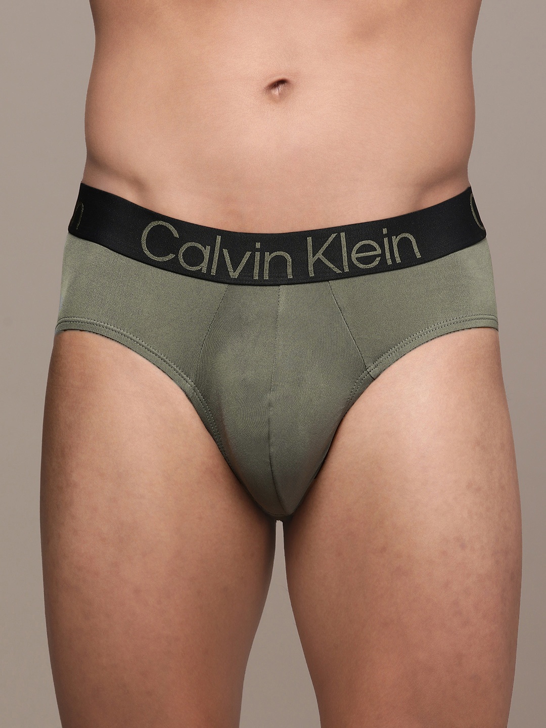 

Calvin Klein Underwear Men Olive Green Solid Hipster Briefs NB3111PST