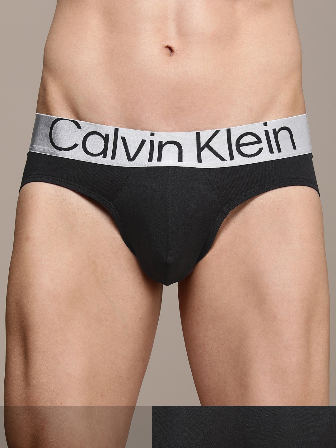 

Calvin Klein Underwear Men Pack of 3 Solid Hipster Briefs NB31297V1, Black