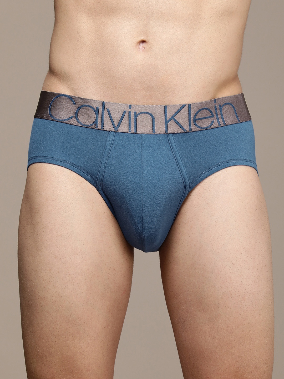 

Calvin Klein Underwear Men Solid Printed Briefs NB2536CZY, Blue