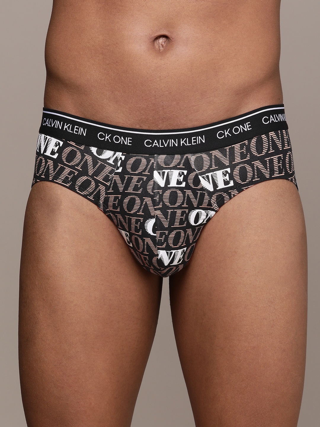 

Calvin Klein Underwear Men Black Printed Hipster Briefs NB22131BB