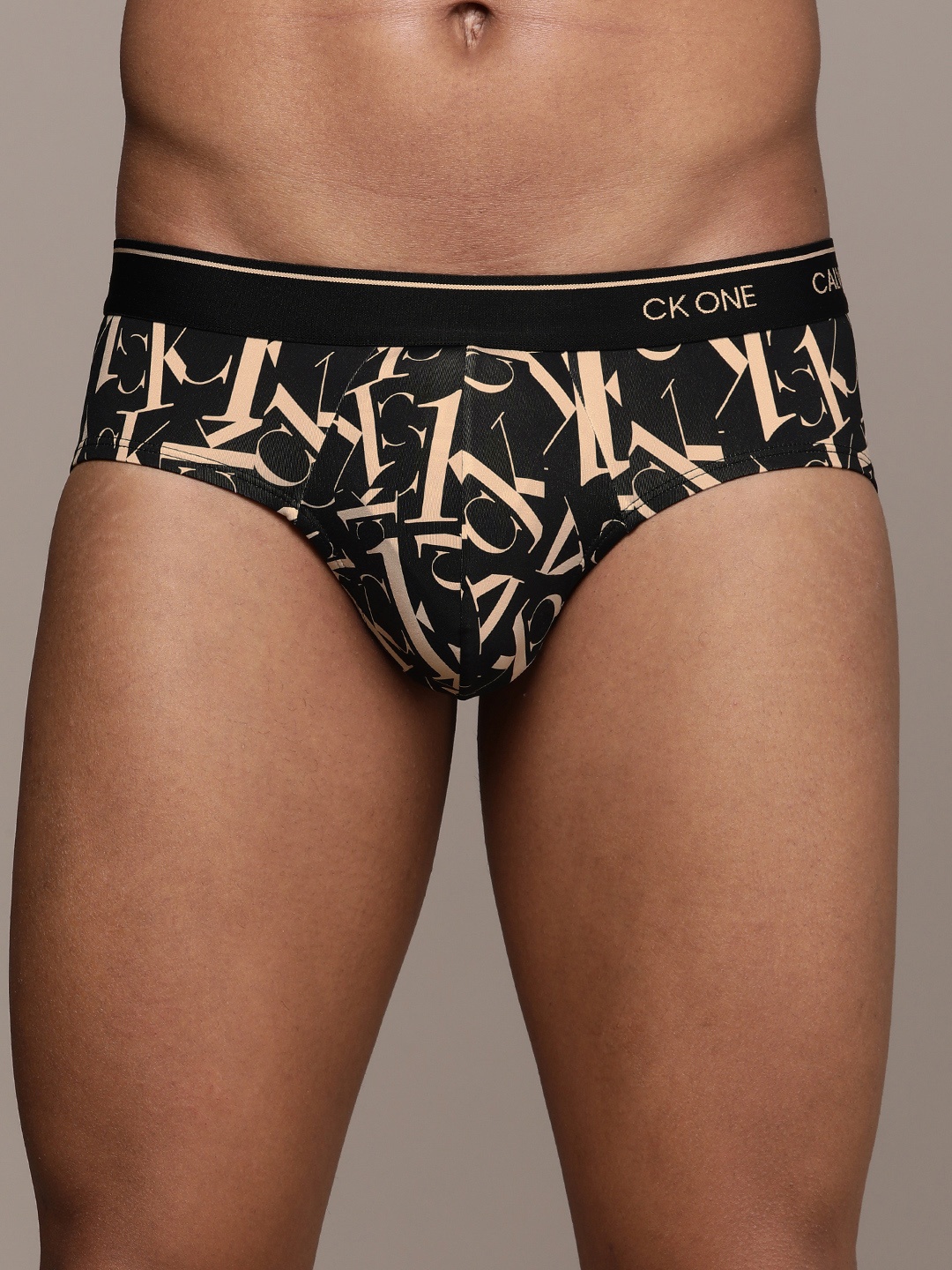 

Calvin Klein Underwear Men Black Brand Logo Printed Hipster Briefs NB22241BF