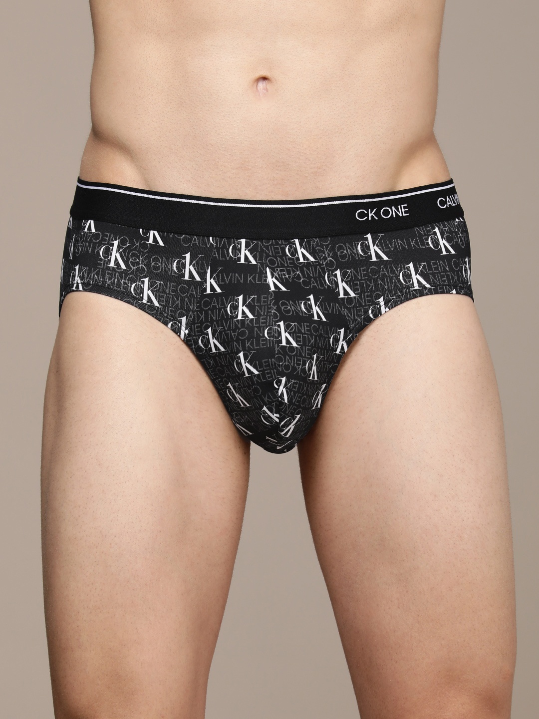

Calvin Klein Underwear Men Black Printed Briefs NB2224218